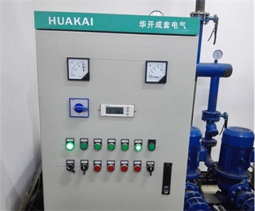 安裝，調(diào)試中的換熱機(jī)組電器柜